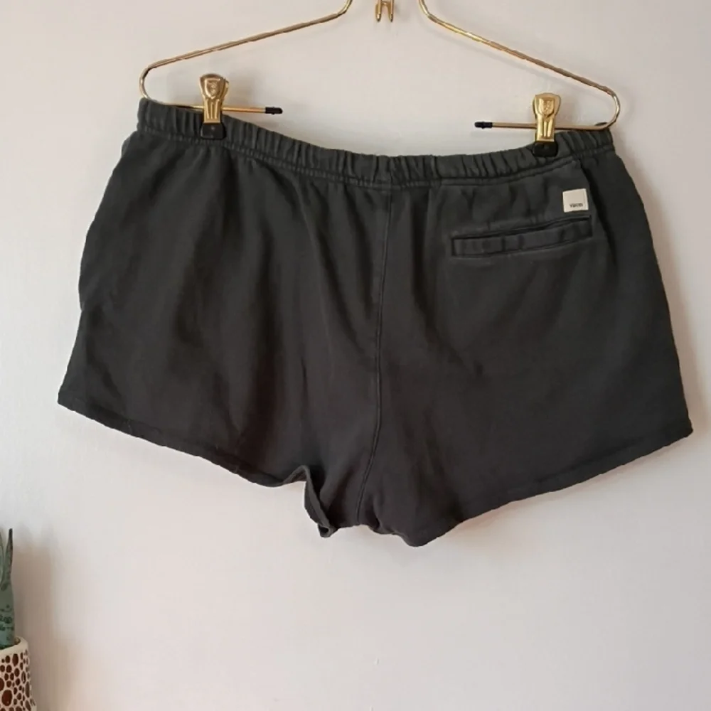 Vuori Dark Gray Athletic Shorts women's large yoga shorts